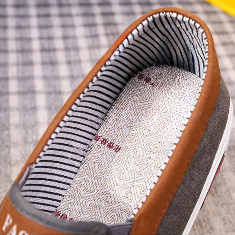 Shoes for Men Plus Size Male Loafers Lightweight Comfortable Sneakers Slip on Flats Soft Sole Male Casual Shoes Winter Zapatos