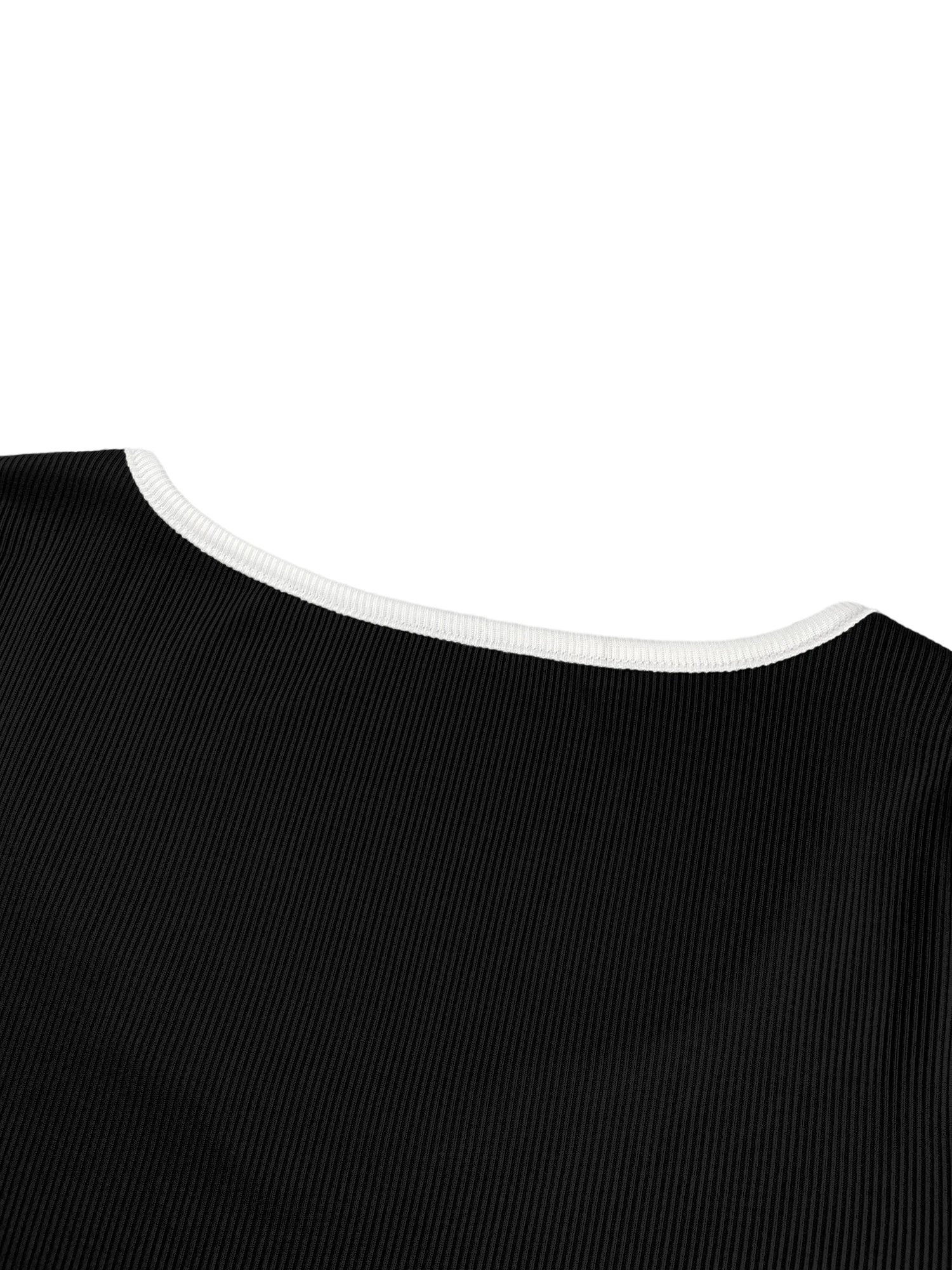 Camiseta corta de estilo coreano con cuello en V y ribetes en contraste, top corto ajustado, camiseta de manga corta con estética de los años 90, camiseta básica informal de verano