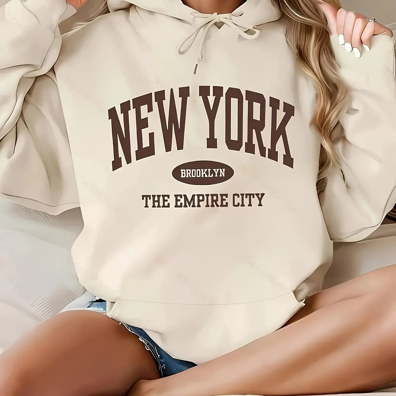 Sudadera con capucha de manga larga de terciopelo con estampado de letras de Nueva York informal holgada de otoño e invierno para mujer