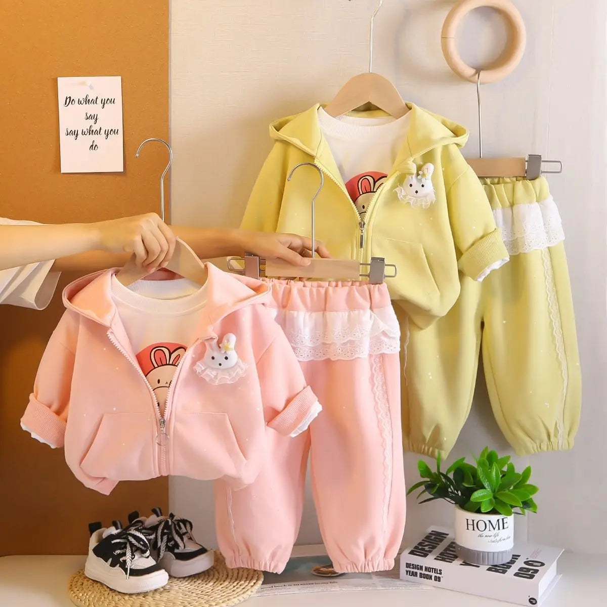 Conjunto Bebé Niña 3 Piezas - Abrigo + Camiseta + Pantalón
