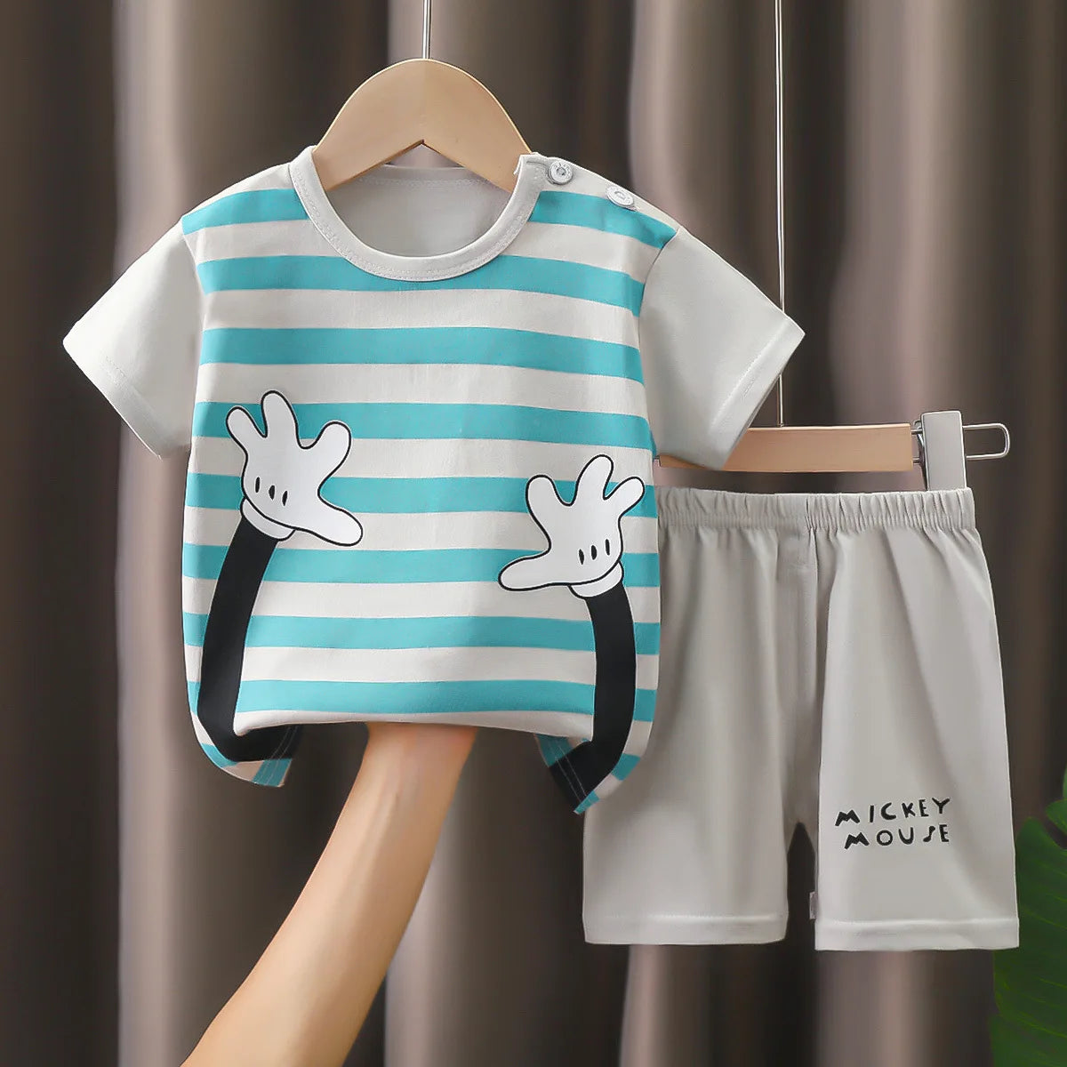 Conjunto de ropa informal para niños, chándal de 2 piezas con dibujos animados del Pato Donald, camiseta y pantalones cortos, verano, 1-4 años