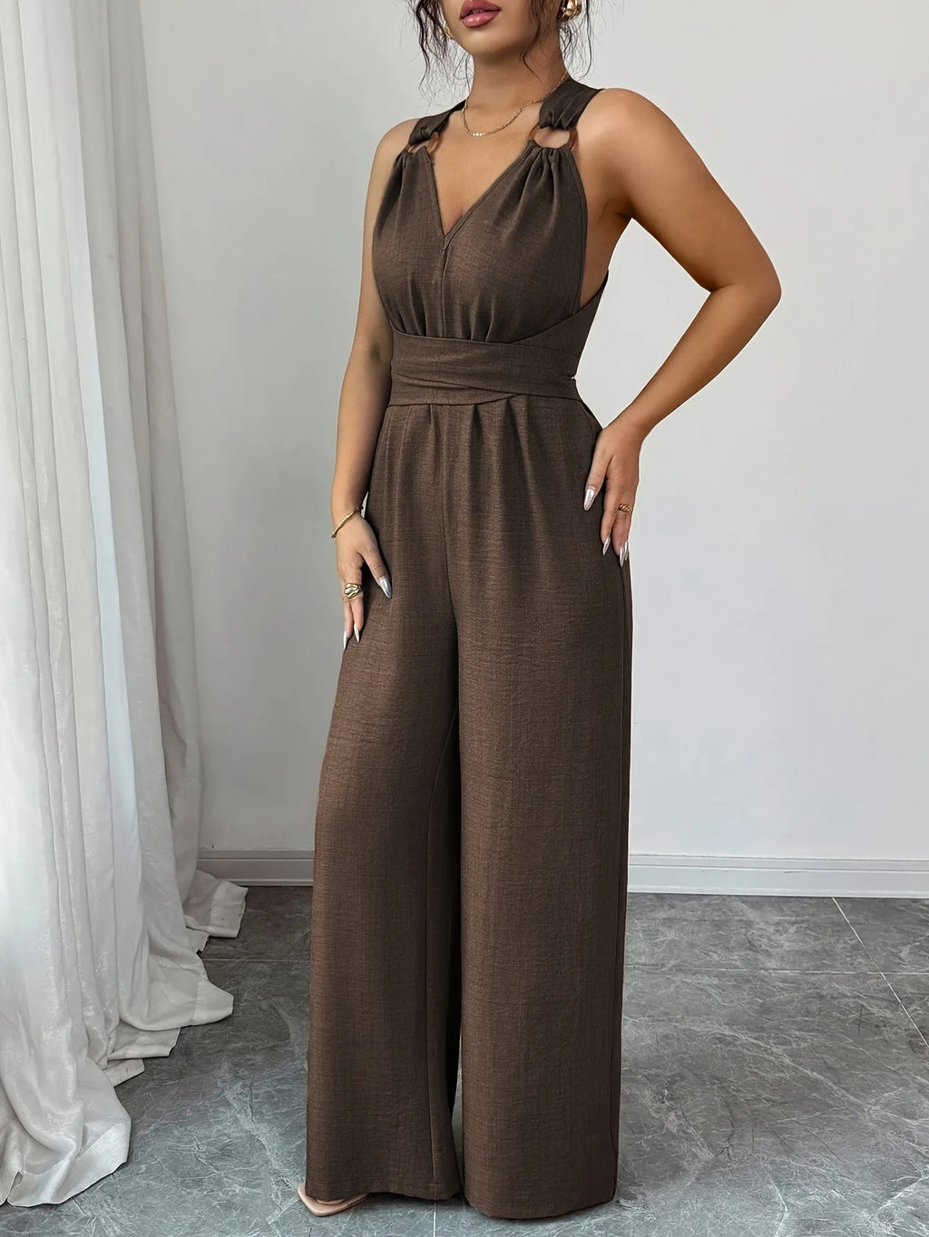 Monos para mujer 2026: Novedades en moda, sexy, con cuello en V, espalda descubierta, cinturón cruzado y pierna ancha. Ropa de mujer.