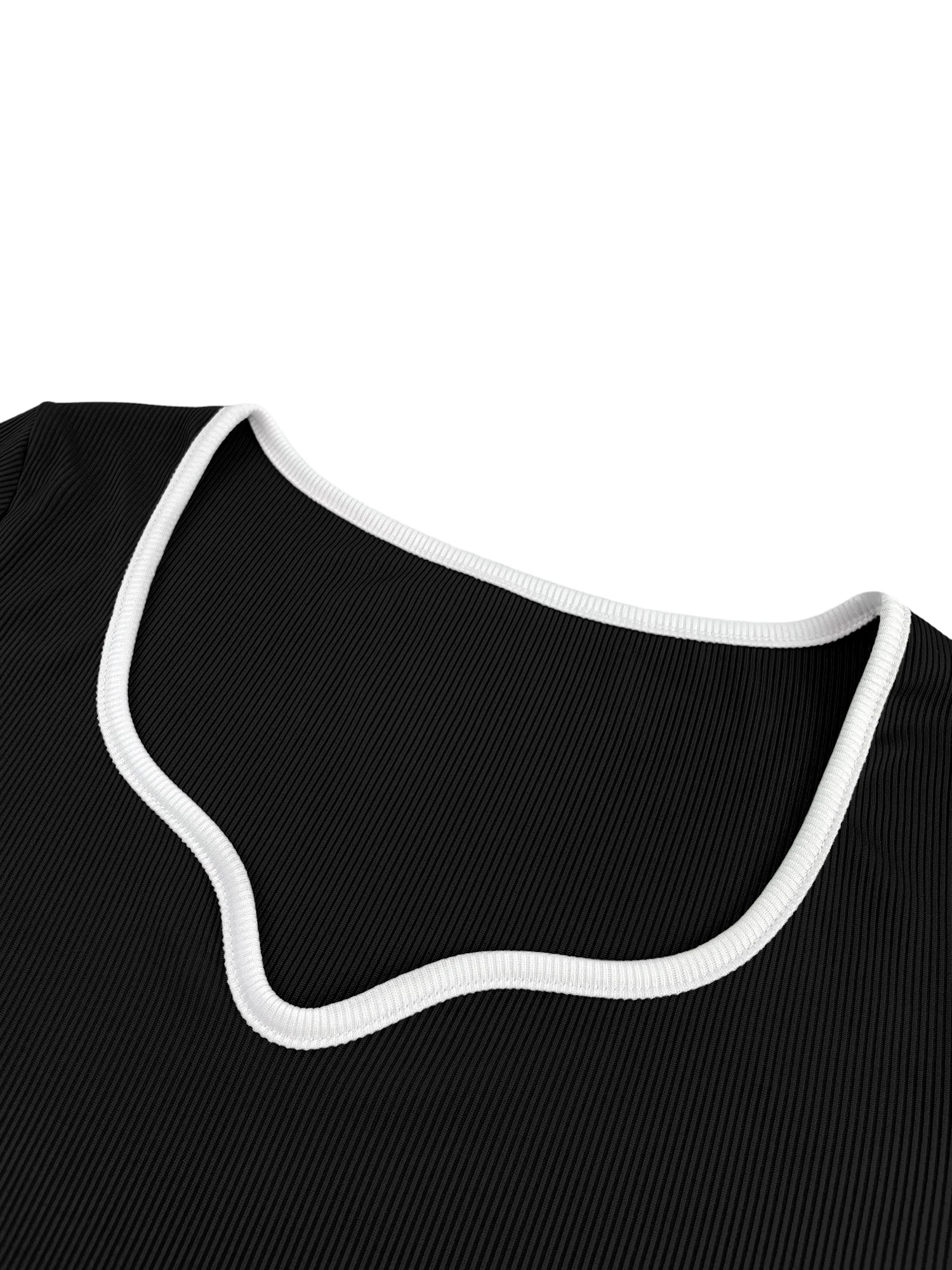 Camiseta corta de estilo coreano con cuello en V y ribetes en contraste, top corto ajustado, camiseta de manga corta con estética de los años 90, camiseta básica informal de verano