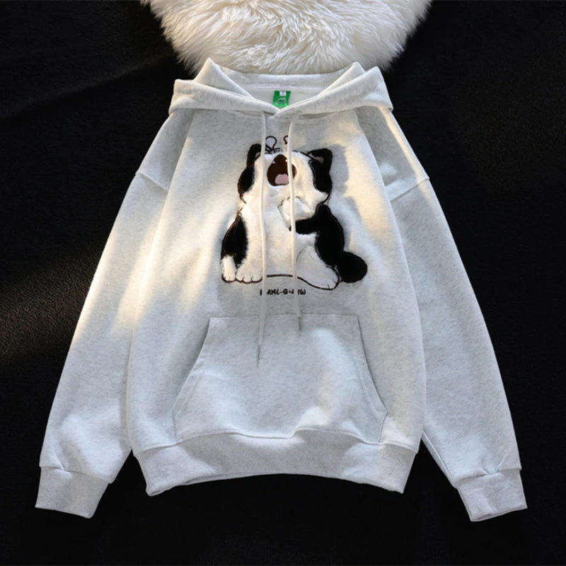 Sudaderas con capucha de retales de gato de dibujos animados con bordado aterciopelado Kawaii japonés, sudadera holgada de calle con bolsillo de canguro grueso, Top que combina con todo