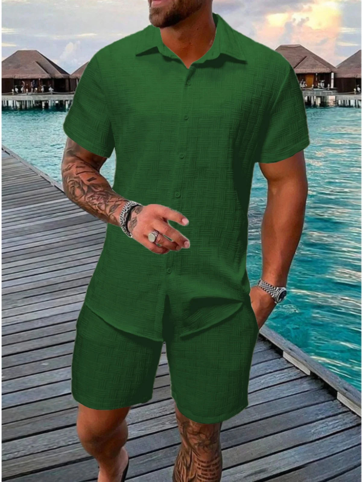 Nuevo modelo de traje de playa informal de verano para hombre, camisa cómoda deportiva elegante con cuello, pantalones cortos de manga corta, conjunto de dos piezas