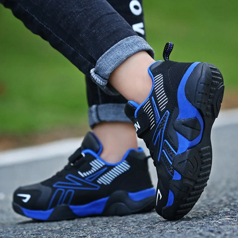 Zapatillas de deporte de moda para niños, zapatos de tenis cómodos de cuero para correr, zapatos deportivos ligeros para caminar al aire libre para niños