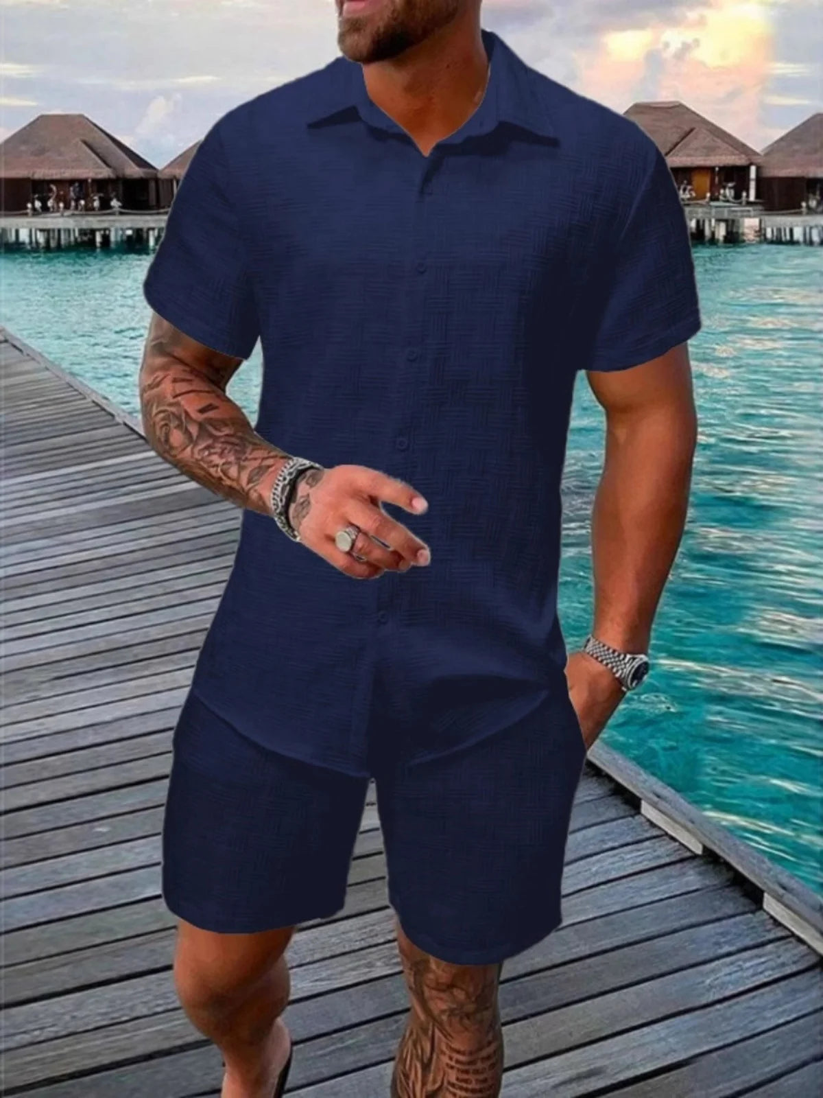Nuevo modelo de traje de playa informal de verano para hombre, camisa cómoda deportiva elegante con cuello, pantalones cortos de manga corta, conjunto de dos piezas