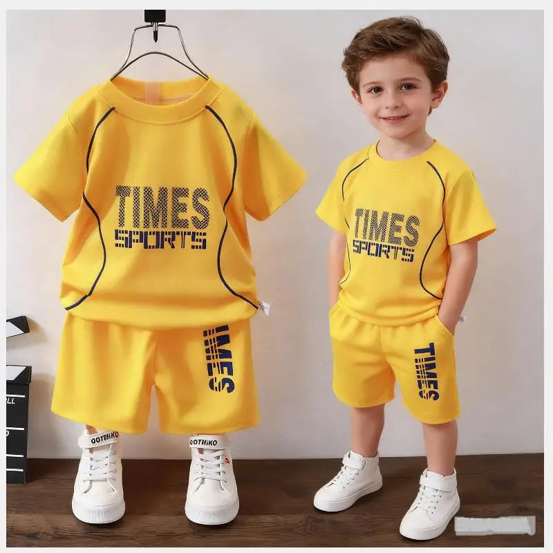 Conjunto deportivo de verano para niños, versión coreana, con estampado de letras, de secado rápido, con pantalones cortos y manga corta.