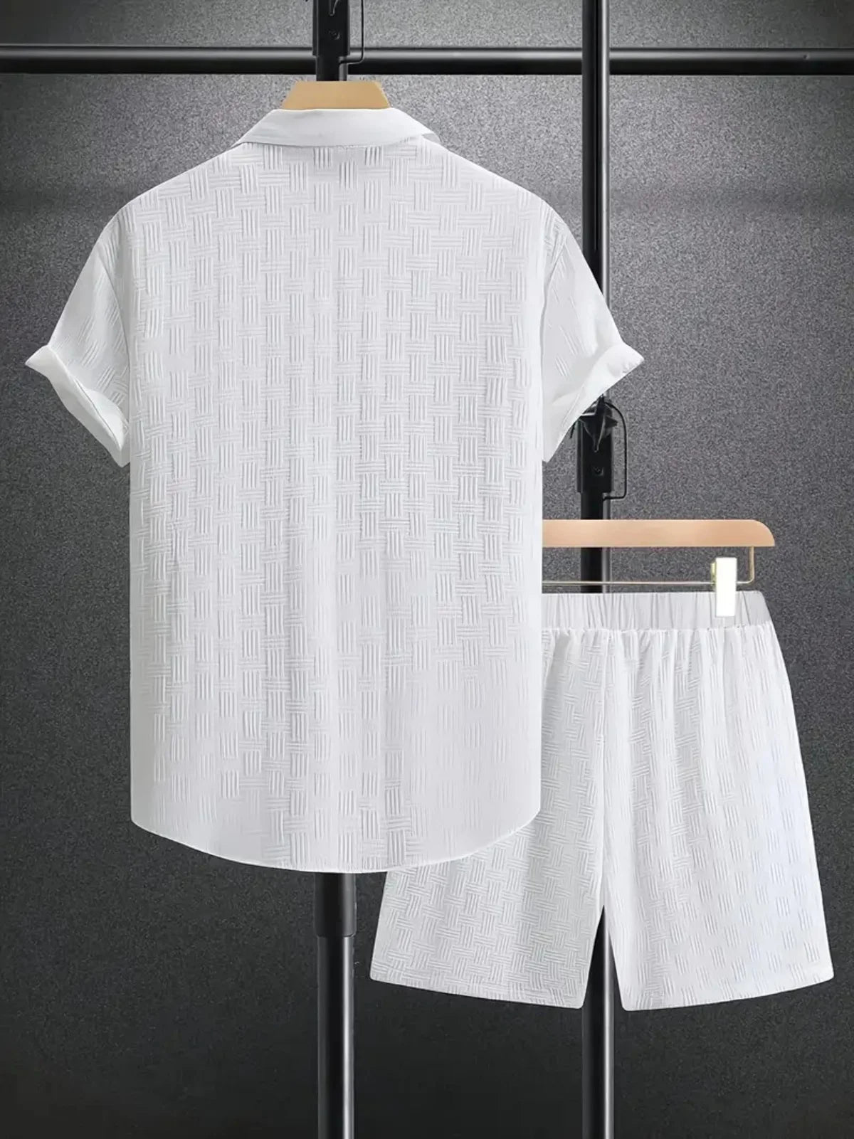 Nuevo modelo de traje de playa informal de verano para hombre, camisa cómoda deportiva elegante con cuello, pantalones cortos de manga corta, conjunto de dos piezas