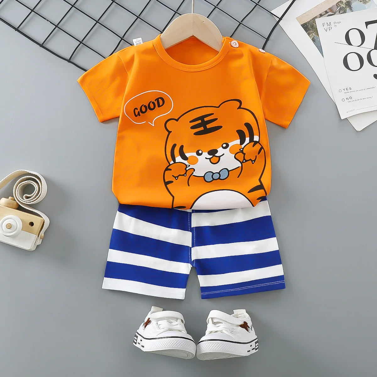 Conjunto de ropa informal para niños, chándal de 2 piezas con dibujos animados del Pato Donald, camiseta y pantalones cortos, verano, 1-4 años