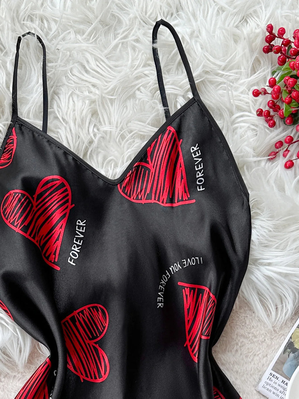Día de San Valentín Estampado de labios rojos Satén Tirantes deslizantes Camisón Cuello en V Sin espalda Mini vestido para dormir Camisones de mujer Vestidos de dormir
