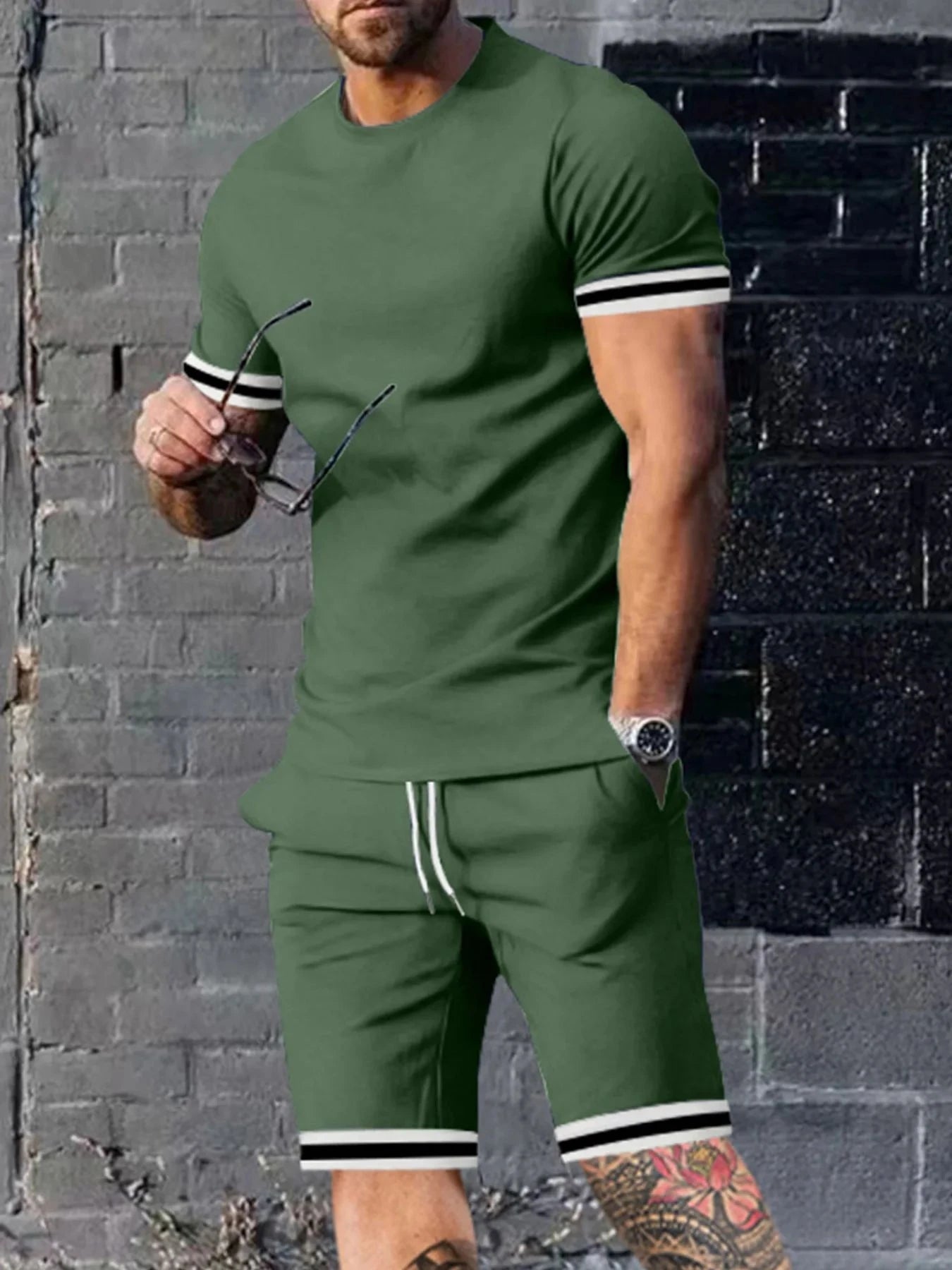 Conjunto Hombre Rayas Minimalistas | Camiseta y Pantalón Corto Verano