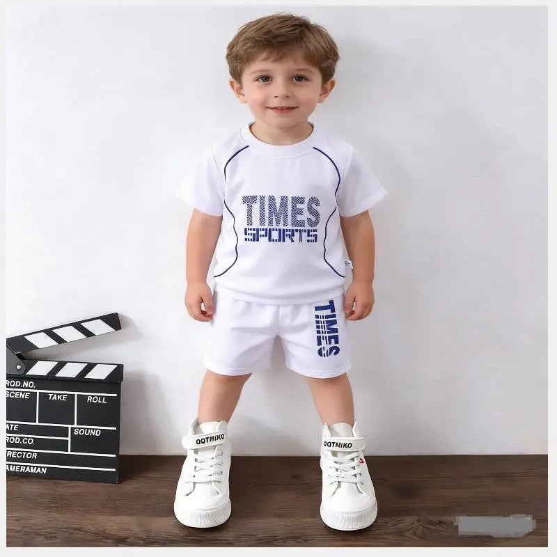 Conjunto deportivo de verano para niños, versión coreana, con estampado de letras, de secado rápido, con pantalones cortos y manga corta.