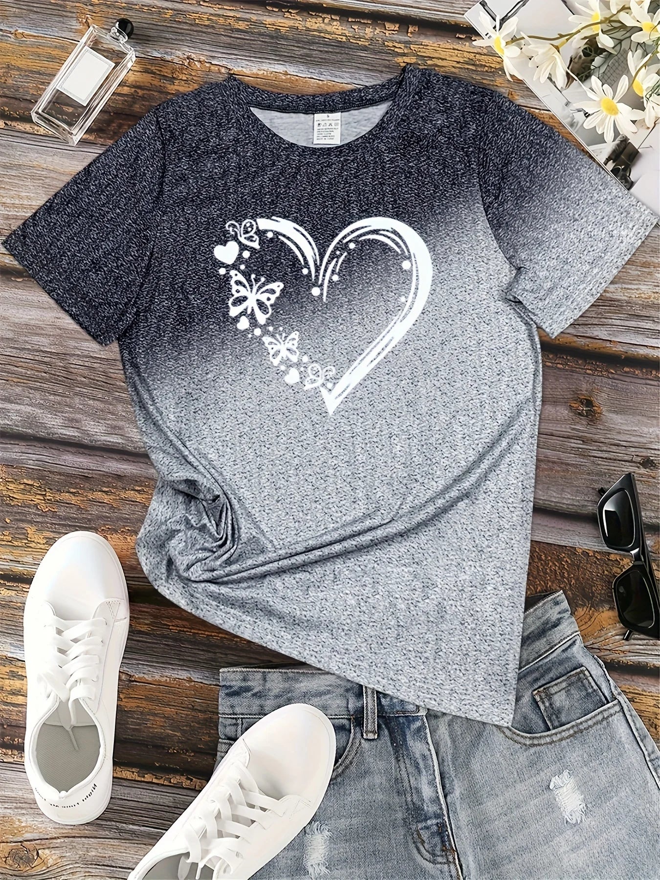 Camiseta con estampado de corazón para mujer, ropa de gran tamaño, camisetas, blusa de cuello redondo, diseño Original, nuevo estilo 2024