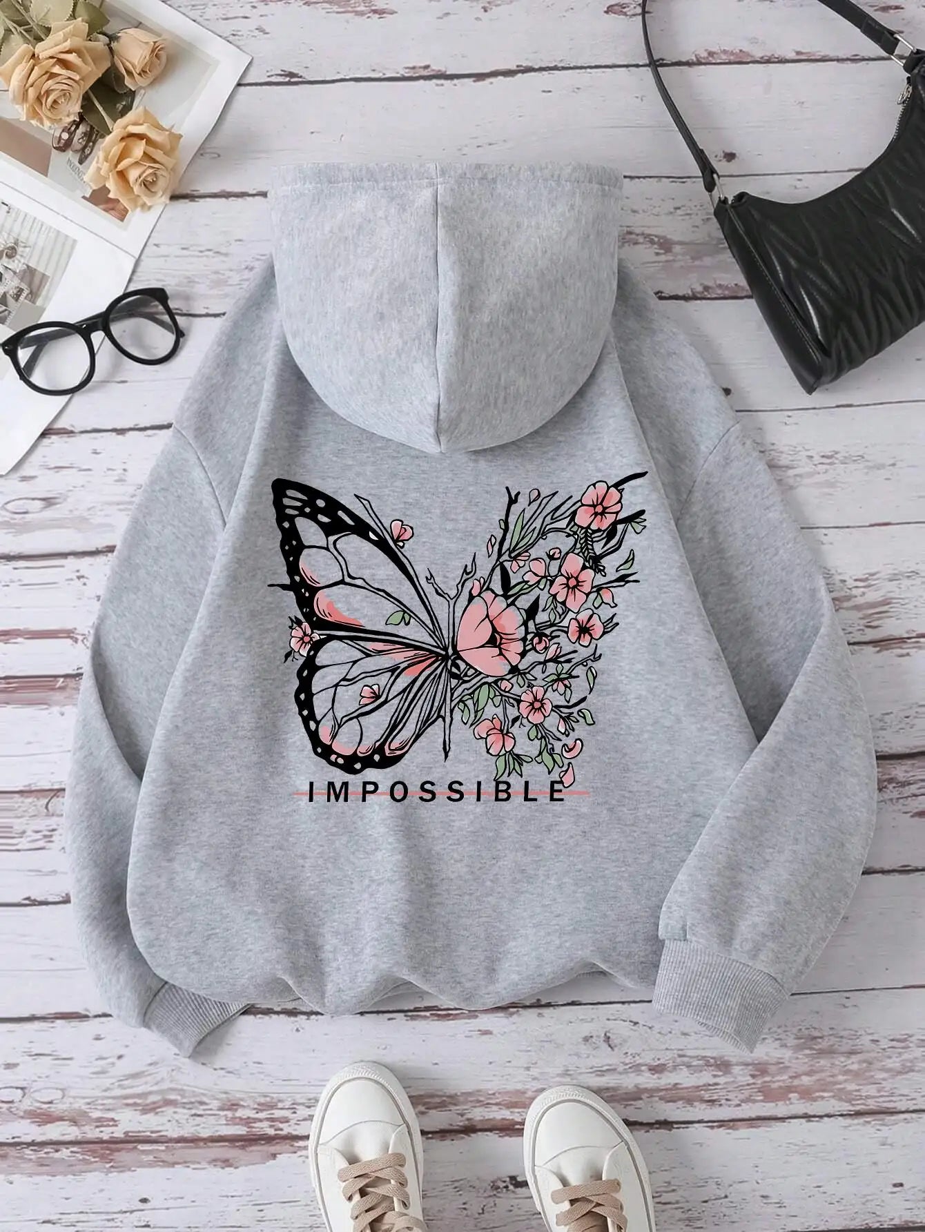 Sudadera con estampado gráfico de letras imposible y mariposa rosa para mujer, sudaderas con capucha informales holgadas y cálidas a la moda, ropa suave de lana