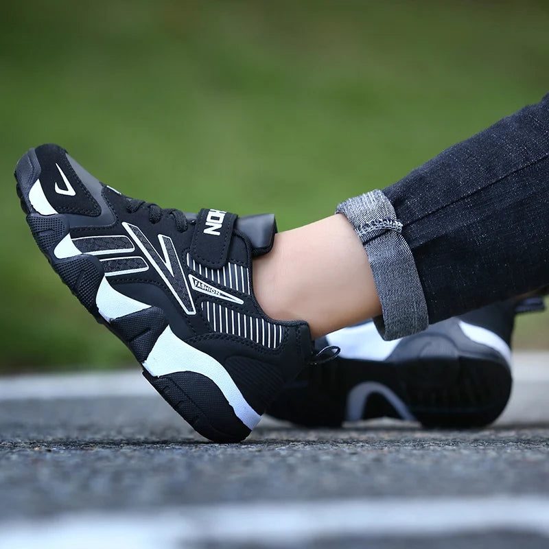 Zapatillas de deporte de moda para niños, zapatos de tenis cómodos de cuero para correr, zapatos deportivos ligeros para caminar al aire libre para niños