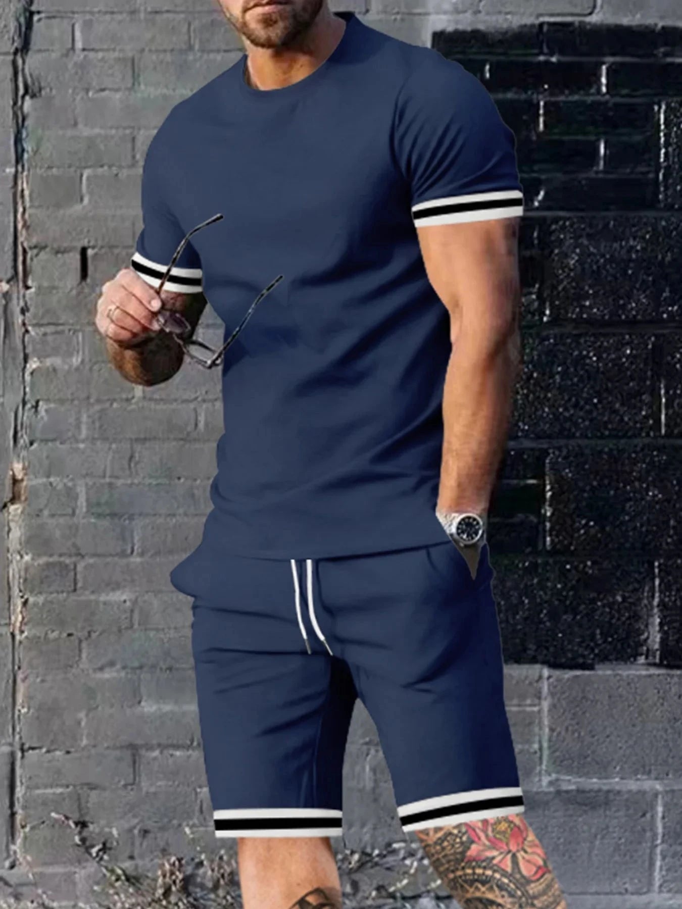 Conjunto Hombre Rayas Minimalistas | Camiseta y Pantalón Corto Verano