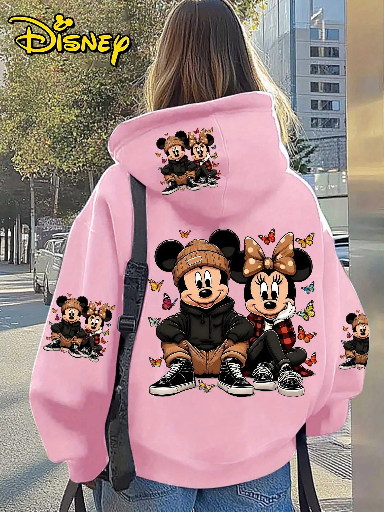 Sudadera con capucha unisex de lana de algodón de Disney, color negro, con Mickey Minnie, pose sentada y mariposas coloridas, estampado en la espalda, corte holgado